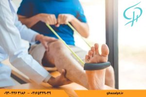 تمرینات کششی برای تقویت عضلات زانو در جلسات فیزیوتراپی خانگی در شهریار توسط فیزیوتراپیستهای کلینیک غزال
